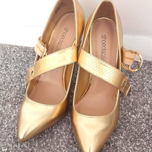 Gold never worn mary jane heels - Picture 1 of 4